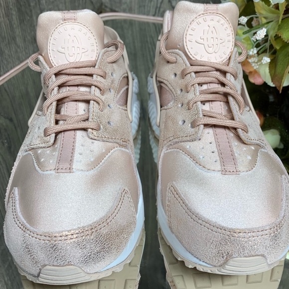 WMNS NIKE AIR HUARACHE RUN Particle Beige/Particul - Picture 2 of 8